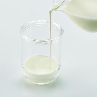 Hario | Latte Shaker - Manual Milk Foamer/Frother | Plastic | 70 ml | Off White