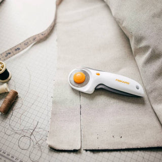 Fiskars | Trigger Rotary Cutter | 45 mm | Orange & White