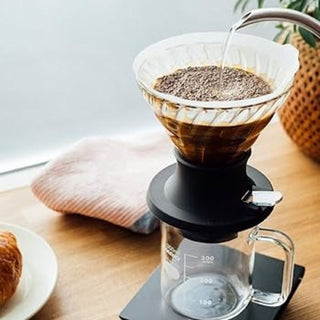 Hario | V60 Switch Immersion Dripper with Beaker & Filters | 200 ml | Black | Set of 40 Paper