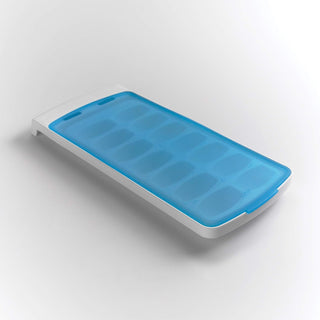 Covered ice cube tray for freezer
