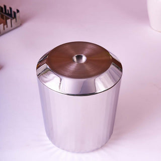 Ice bucket with lid