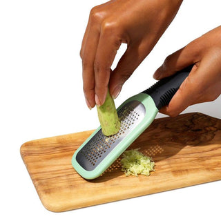 OXO | GG ETCHED GINGER/GARLIC GRATER | ABS Plastic, Stainless Steel