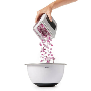 OXO | Good Grips | Vegetable Chopper with Easy-Pour Opening | Stainless Steel & BPA-Free Plastic | White | 1 pc